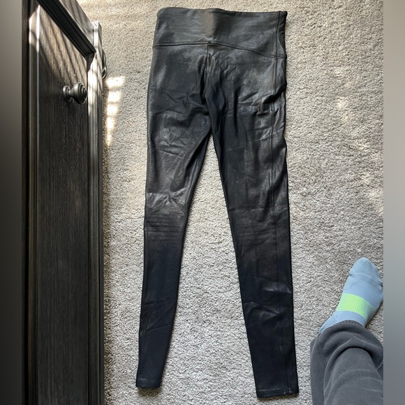 SPANX Faux Leather Leggings - Picture 5 of 5